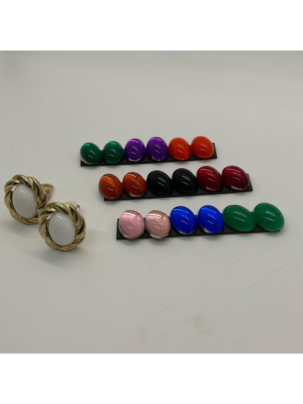 Vintage Gold-Tone Interchangeable Clip-On Earrings 10 Interchangeable Cabochons - Picture 2 of 13